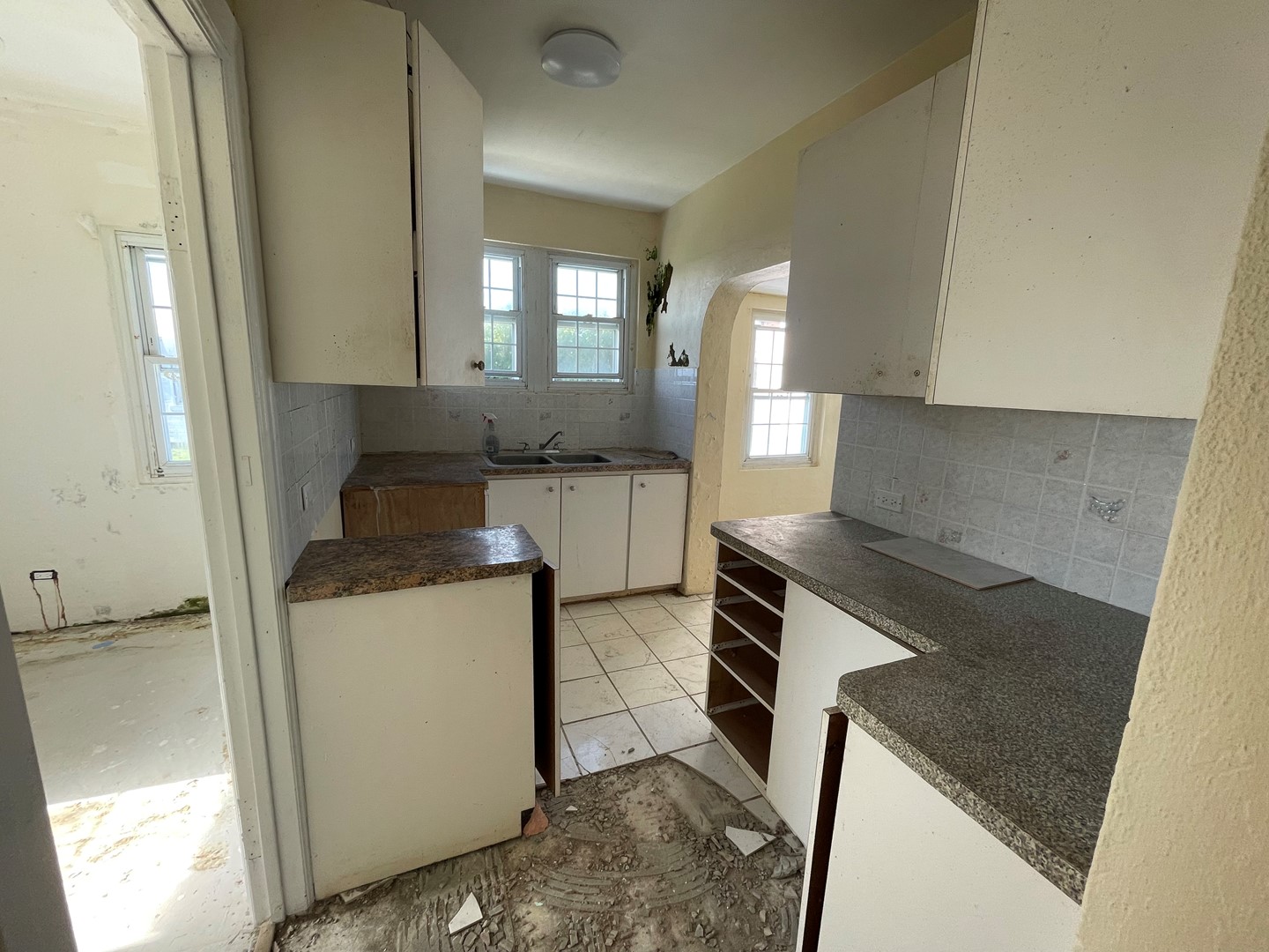 15 Devon Spring Rd, Devonshire, Bermuda Devonshire Parish Devonshire Parish